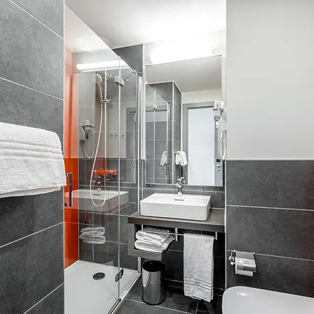 Campanile Venice Hotel